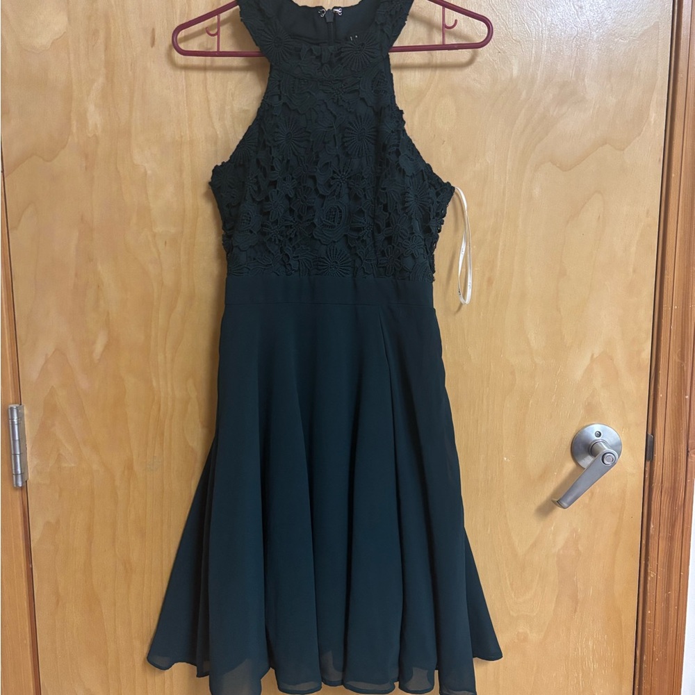 Elegant Emerald Green Lace Halter Dress